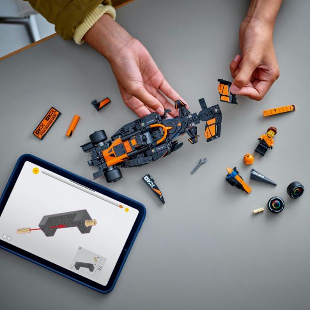 Bild von LEGO® Speed Champions - 77251 McLaren F1® Team MCL38 Rennauto