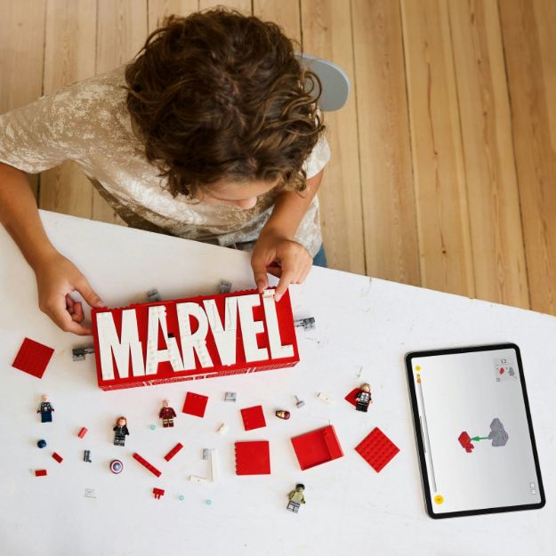 Bild von LEGO® Marvel Super Heroes™ - 76313 MARVEL Logo & Minifiguren