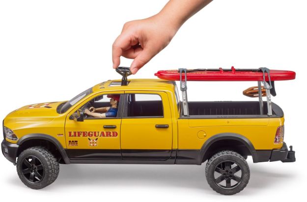 Bild von Bruder 02506 RAM 2500 Power Wagon LifeGuard mit Figur
