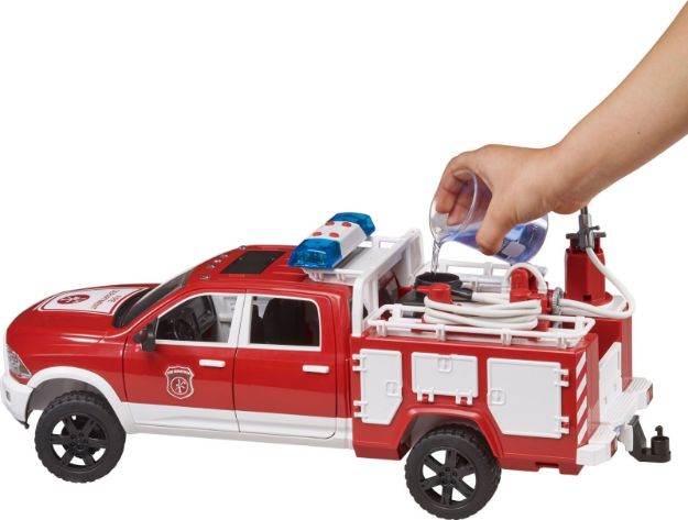 Bild von Bruder 02544 RAM 2500 Feuerwehreinsatzwagen mit Light + Sound Modul