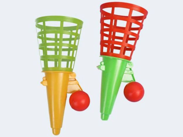 Bild von Fangbecher/Ball 19cm - Ein Stück wird nach dem Zufallsprinzip zugesendet! - 21736