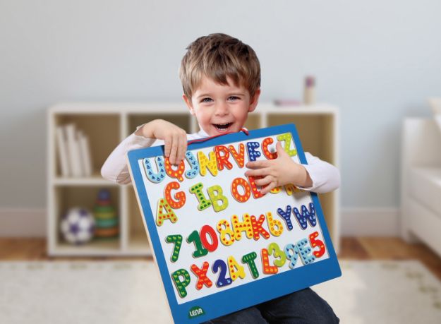 Bild von Holz-Magnettafel 44x39cm 26 Buchstaben 10 Zahlen - 65822