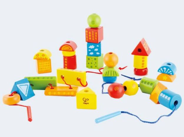 Bild von Hape 32 Fädelklötze bunt mit Schnur - E1019