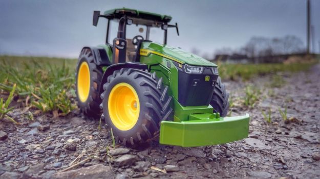 Bild von SIKU 3290 John Deere 8R 370