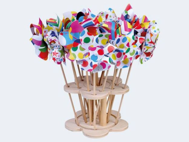 Bild von Windrad mit Holzständer - Eine Verkaufseinheit = 24 Stück - 83253