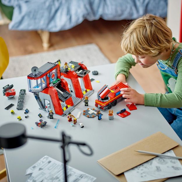 Bild von LEGO® City - 60414 Feuerwehrstation mit Drehleiterfahrzeug