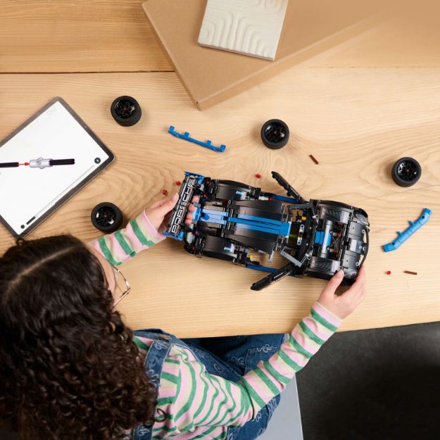 Bild von LEGO® Technic - 42176 Porsche GT4 e-Performance Rennwagen