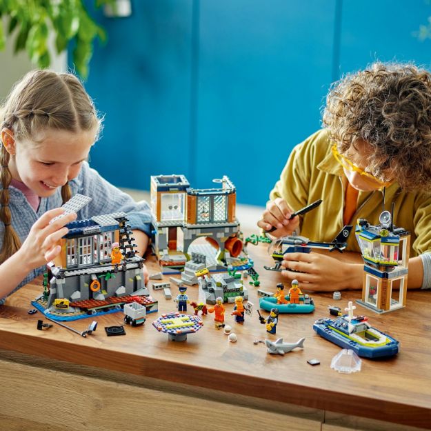 Bild von LEGO® City - 60419 Polizeistation auf der Gefängnisinsel