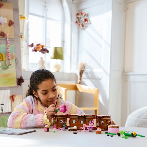 Bild von LEGO® Wicked - 75683 Glindas und Elphabas Schlafsaal