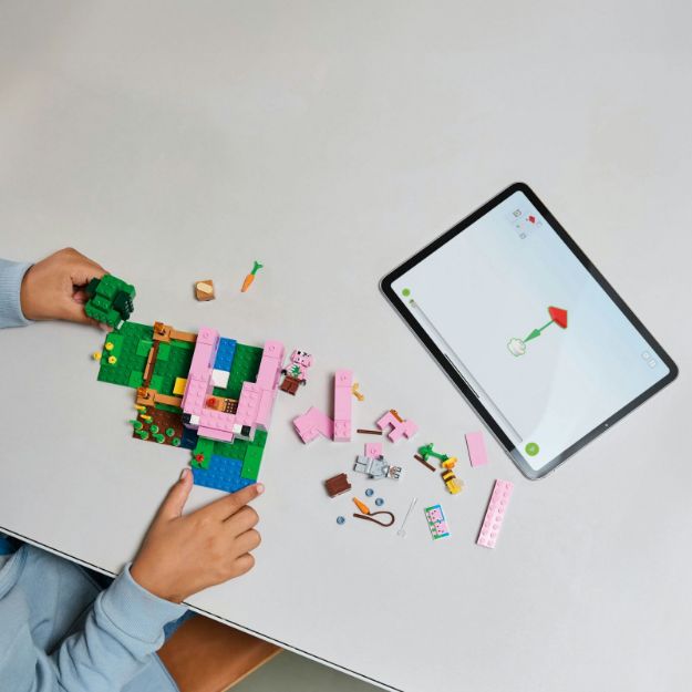 Bild von LEGO® Minecraft™ - 21268 Das Babyschwein-Haus
