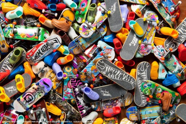 Bild von Mattel HGT84 Hot Wheels Skate Fingerboard + Shoe 4-Pack, sortiert