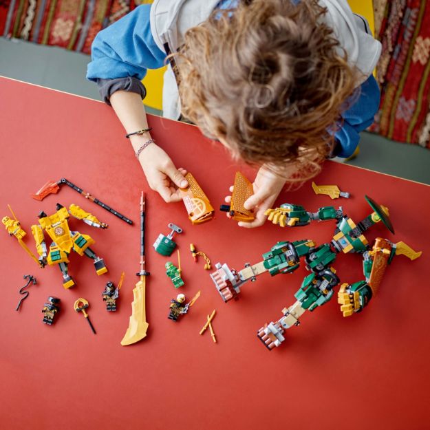 Bild von LEGO® NINJAGO - Lloyds und Arins Training-Mechs