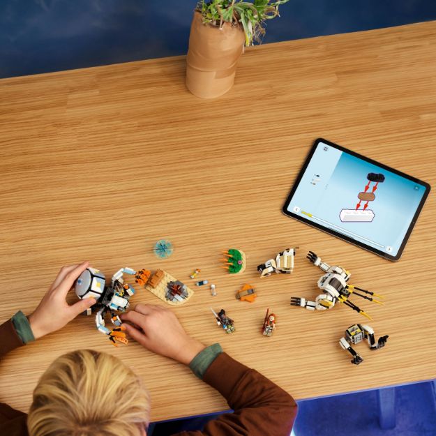 Bild von LEGO® Horizon - 77037 Aloy und Varl vs. Panzerwanderer und Sägezahn