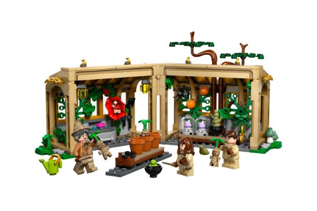 Bild von LEGO® Harry Potter™ - 76445 Schloss Hogwarts™: Kräuterkundeunterricht