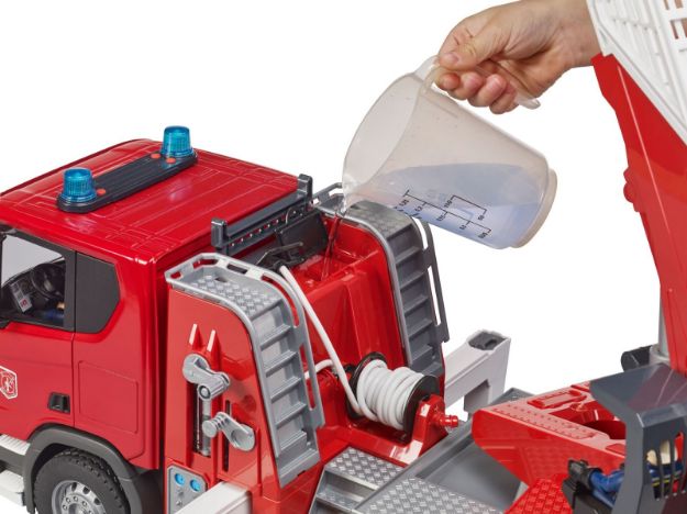 Bild von bruder 03591 Scania Super 560R Feuerwehr mit Drehleiter, Wasserpumpe, L+S Modul