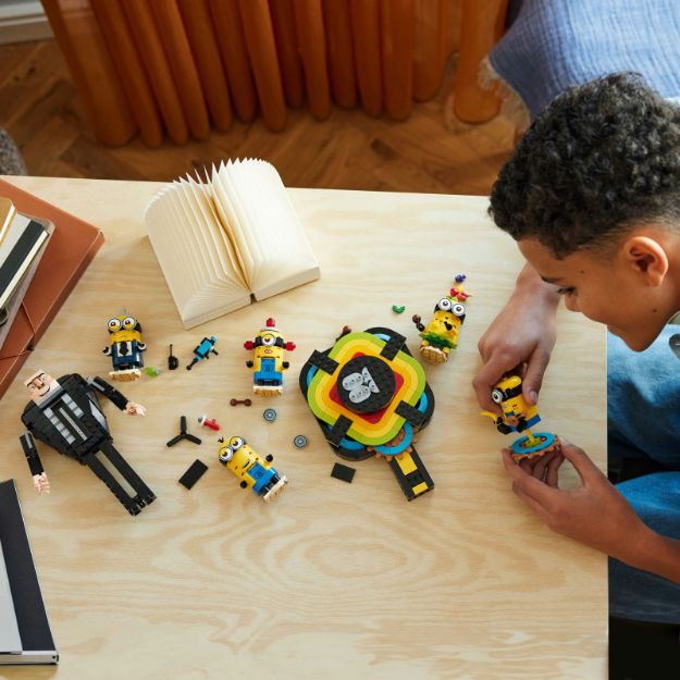 Bild von LEGO® Despicable Me - 75582 Gru und die Minions aus  Steinen