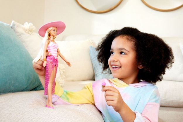 Bild von Barbie Beach Day Barbie - HPL73