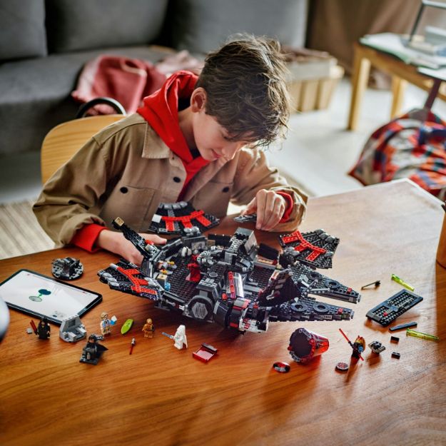 Bild von LEGO® Star Wars™ - 75389 Dunkler Millennium Falke
