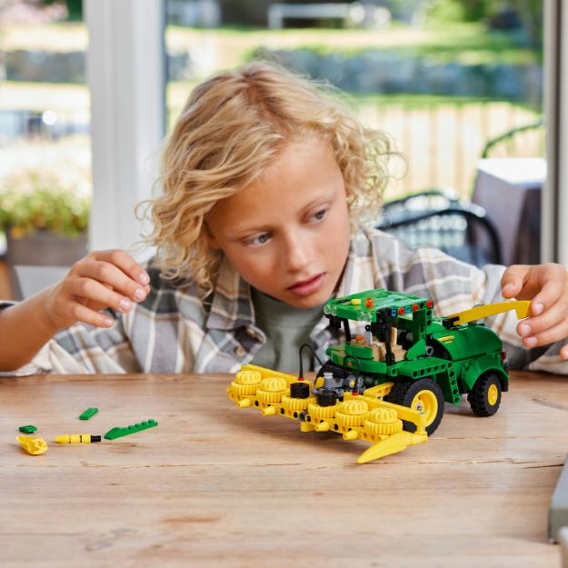 Bild von LEGO® Technic - 42168 John Deere 9700 Forage Harvester