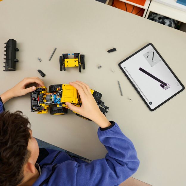 Bild von LEGO® Technic - 42209 Volvo L120 Electric Radlader