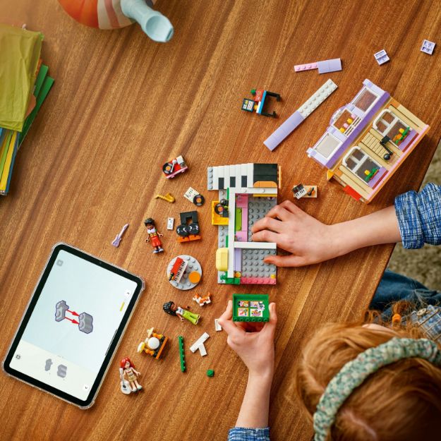 Bild von LEGO® Friends - 42653 Musikladen & Wohnung