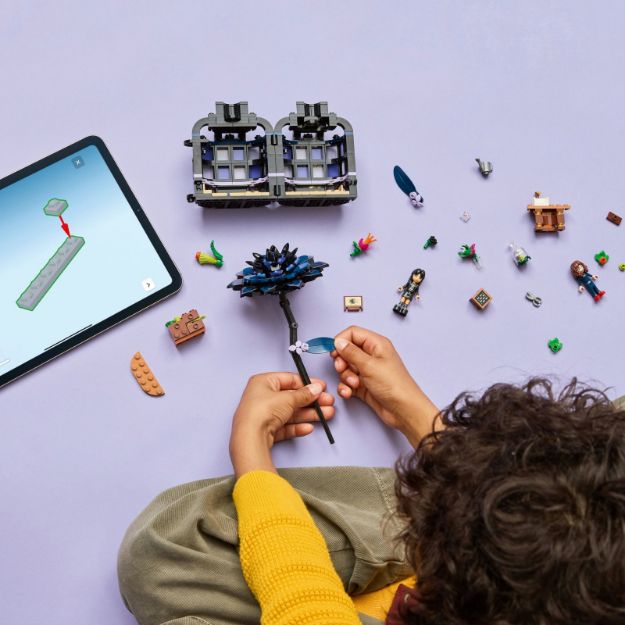 Bild von LEGO® Wednesday - 76784 Schwarze Dahlie