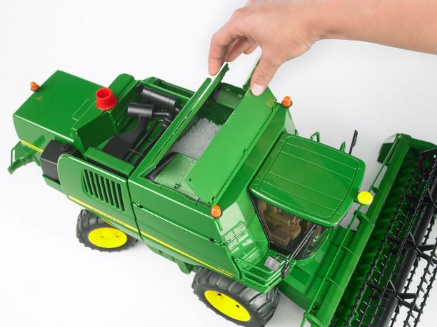 Bild von Bruder 02132 John Deere Mähdrescher T670i