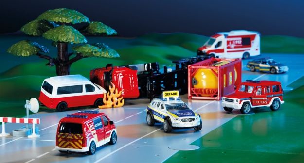 Bild von SIKU 2302 Mercedes-Benz E-Klasse All Terrain  4x4 Polizei