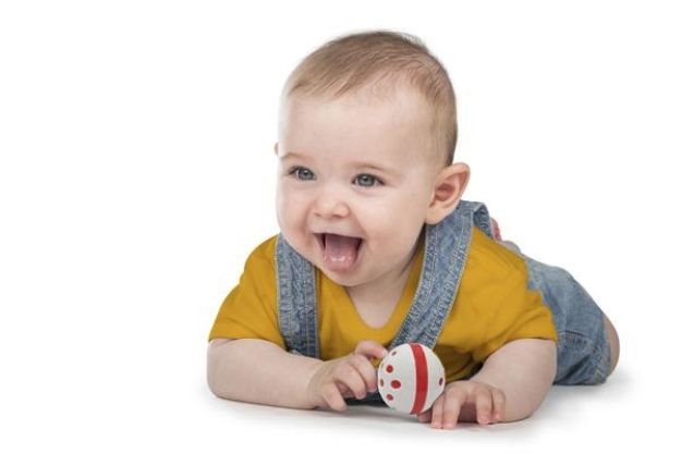 Bild von Voggenreiter Baby Rassel Ei sort. - 1045