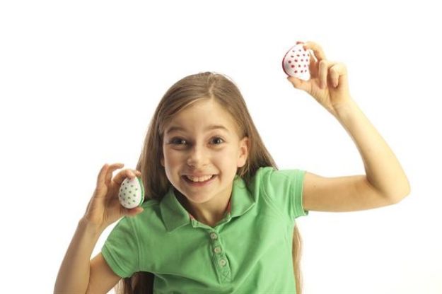 Bild von Voggenreiter Baby Rassel Ei sort. - 1045