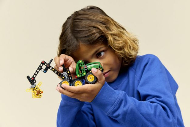 Bild von LEGO® Technic - 42218 John Deere 1470H Rad-Harvester