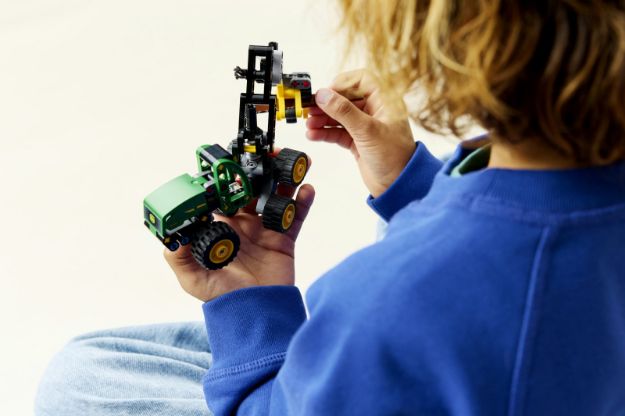 Bild von LEGO® Technic - 42218 John Deere 1470H Rad-Harvester