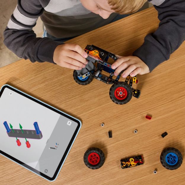 Bild von LEGO® Technic - 42219 Monster Jam™ Grave Digger™ Feuer und Eis