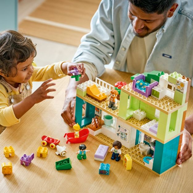 Bild von LEGO® DUPLO® - 10470 Modernes Familienhaus mit Figuren – 3-in-1-Set