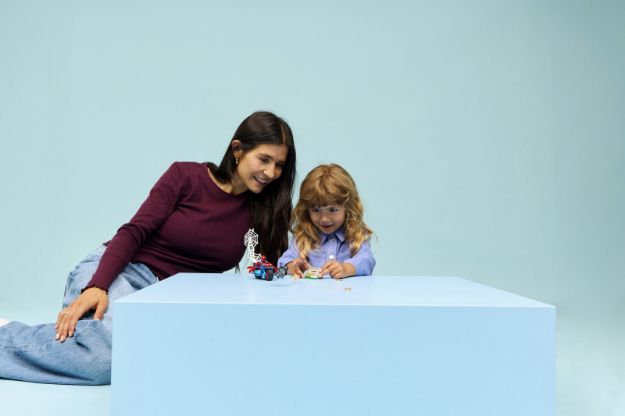 Bild von LEGO® Spidey und Seine Super-Freunde - 11206 Spidey auf Motorrad vs. Rhino