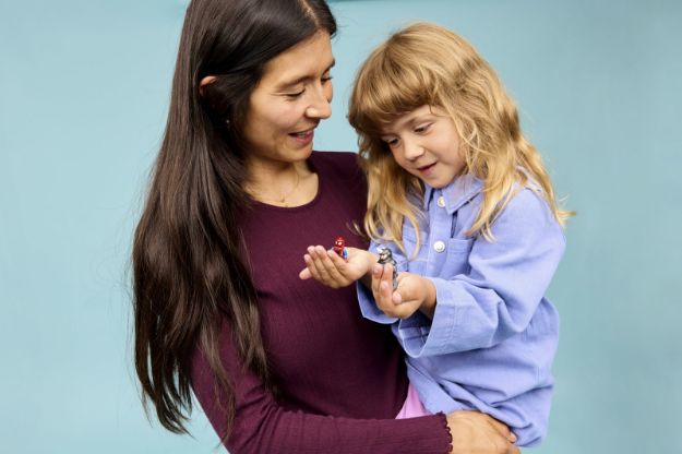 Bild von LEGO® Spidey und Seine Super-Freunde - 11206 Spidey auf Motorrad vs. Rhino