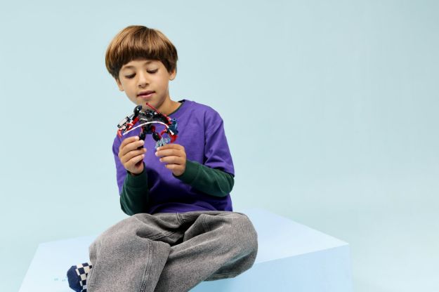 Bild von LEGO® Marvel Super Heroes™ - 76337 Miles Morales Mech vs. Spider-Man 2099