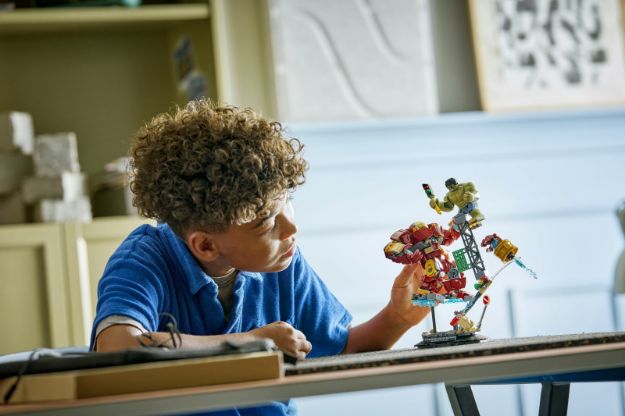 Bild von LEGO® Marvel Super Heroes™ - 76343 Duell der Giganten: Hulkbuster vs. Hulk