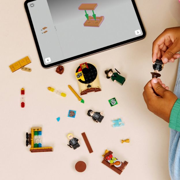 Bild von LEGO® Harry Potter™ - 76460 Schloss Hogwarts™: Auswahlzeremonie mit dem Sprechenden Hut