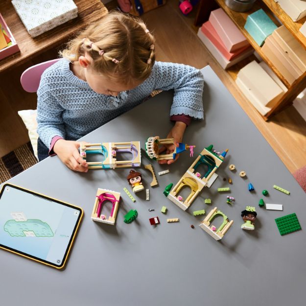 Bild von LEGO® Disney Princess - 43291 Die Mini-Prinzessinnen Belle und Tiana mit ihrem Schloss