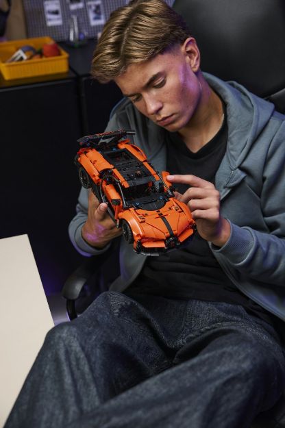 Bild von LEGO® Technic - 42222 Bugatti Chiron Pur Sport Hypercar