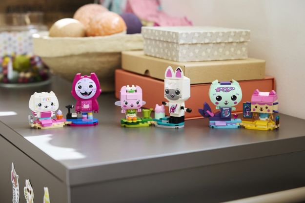 Bild von LEGO® Gabby's Dollhouse - 11215 Gabbys Katzenfreunde aus  Steinen