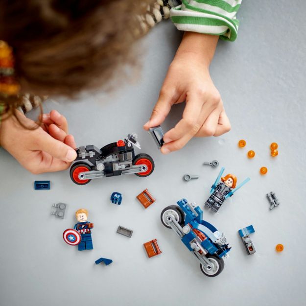Bild von LEGO® Marvel Super Heroes™ - Black Widows & Captain Americas Motorräder