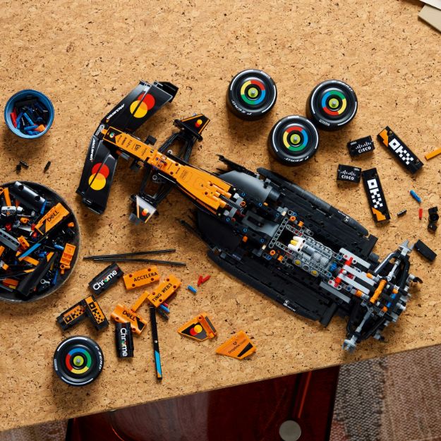 Bild von LEGO® Technic - 42228 McLaren MCL39 F1® Rennwagen